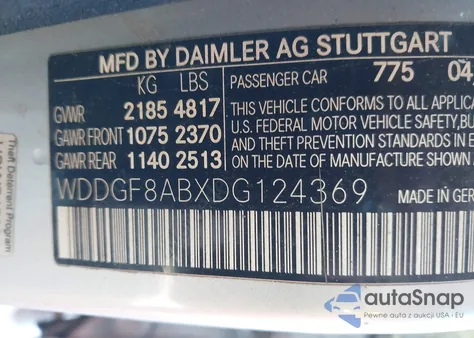 2013 Mercedes-Benz C 300 z USA, uszkodzony, nr VIN WDDGF8ABXDG124369